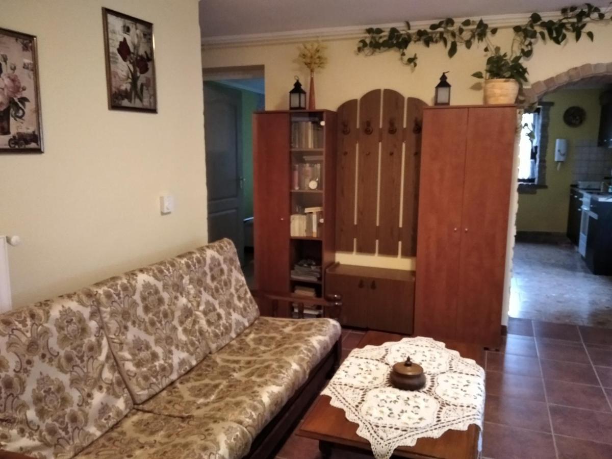 Moezsi Apartman Tolna Екстериор снимка