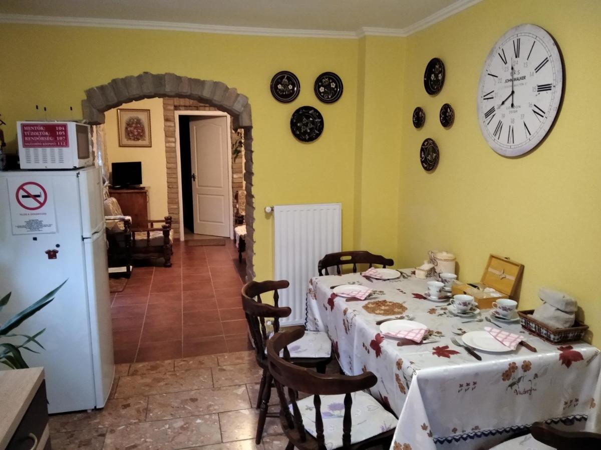 Moezsi Apartman Tolna Екстериор снимка