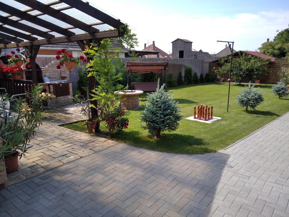 Moezsi Apartman Tolna Екстериор снимка
