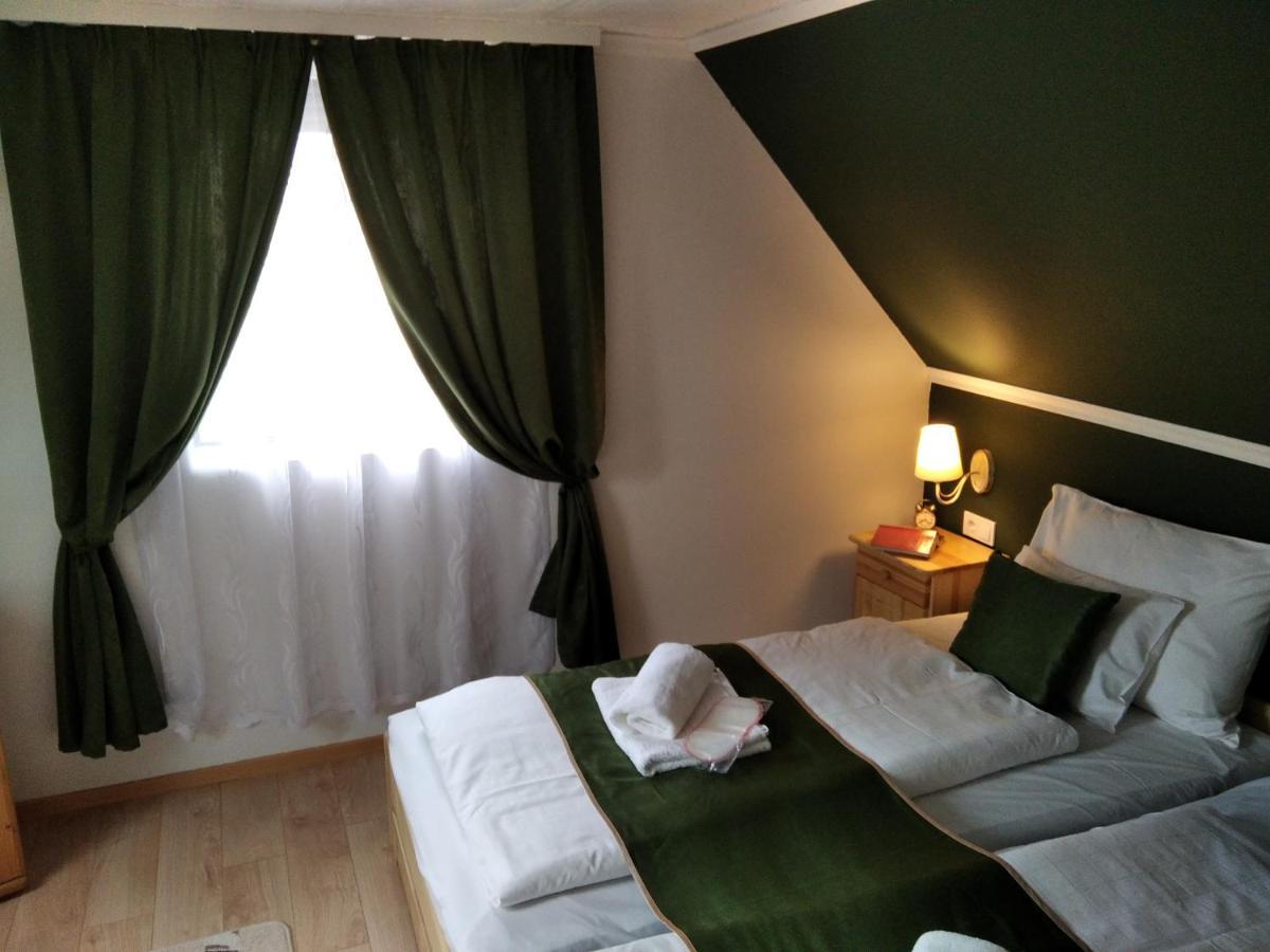 Moezsi Apartman Tolna Екстериор снимка